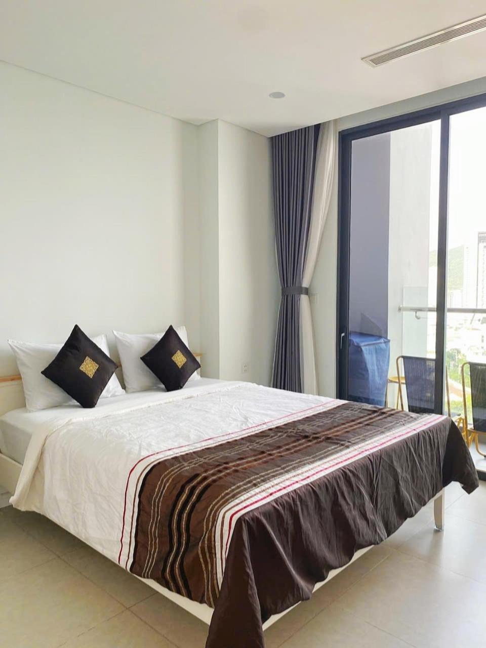 Beachfront Scenia Bay Apartment Nha Trang Exteriör bild