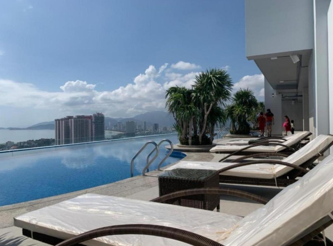 Beachfront Scenia Bay Apartment Nha Trang Exteriör bild